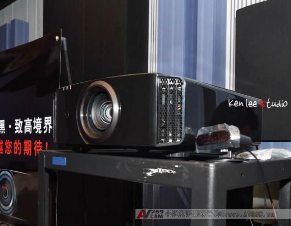 JVC 3D����ͶӰ�CXC980���к��u