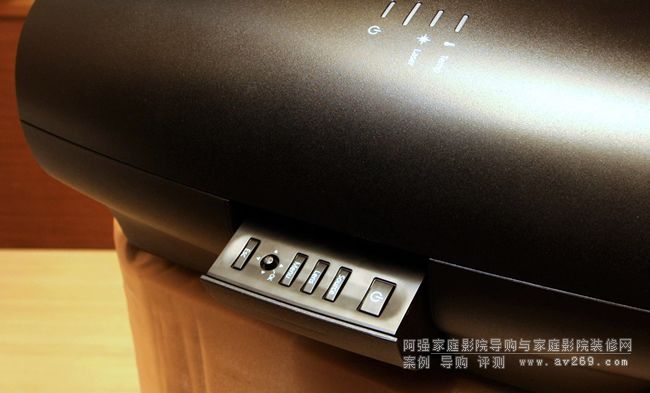 愛普生LS10000投影機側面按鍵