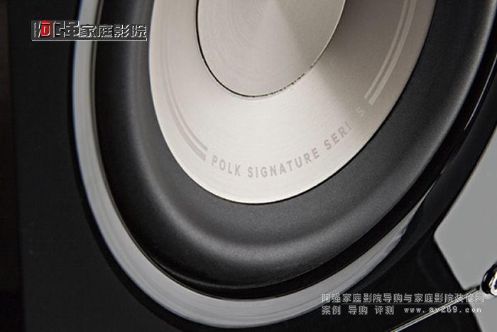 中低音單元由帶帶丁基橡膠邊框的云母增強聚丙烯音盆、四層音圈、大型陶瓷電機結構和耐高溫Conex纖維彈波組合而成