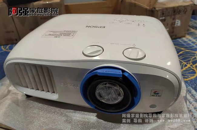 ��(��i)����TW7000 4KͶӰ�C(j��)�u(p��ng)�y(c��)